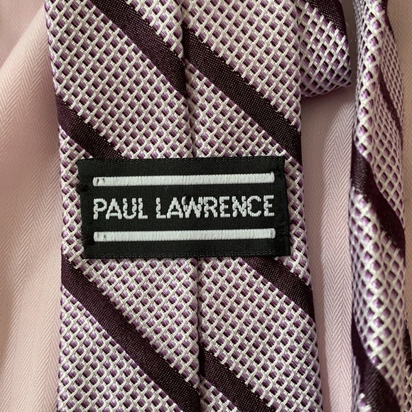 Dress shirt with tie and handkerchief. - Picture 3 of 4